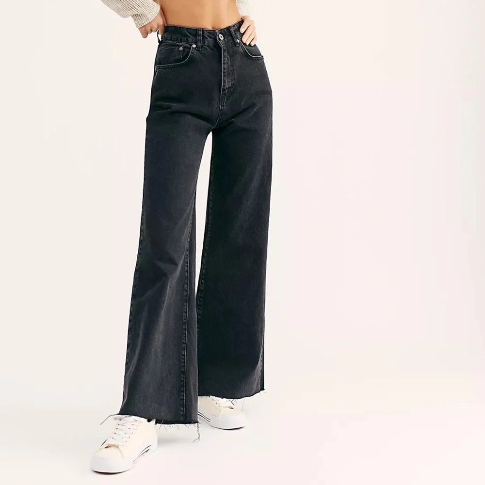 The Ragged Priest Trip Skater Jeans in Black